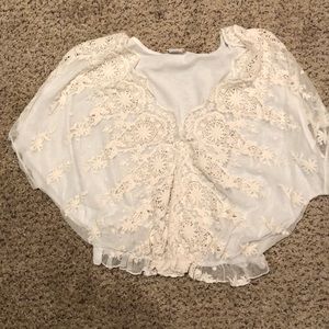 Cream Colored Lacy Blouse ❣️